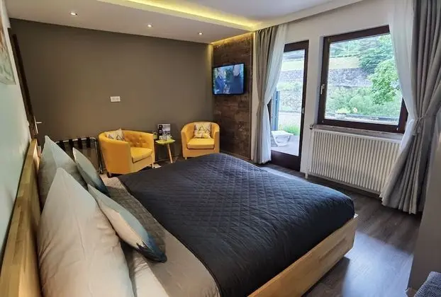 Tek Büyük Yataklı Oda, Balkon