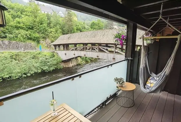 Tek Büyük Yataklı Oda, Balkon