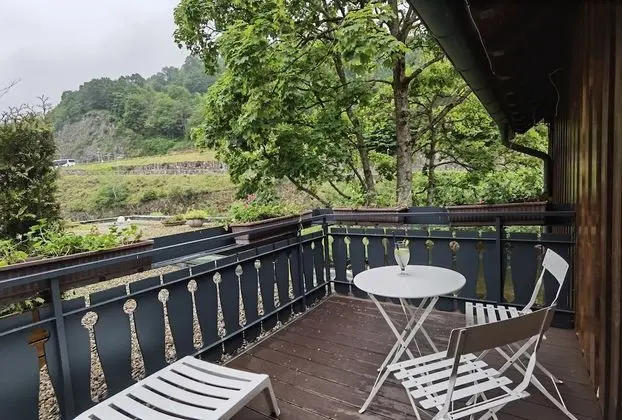 Tek Büyük Yataklı Oda, Balkon