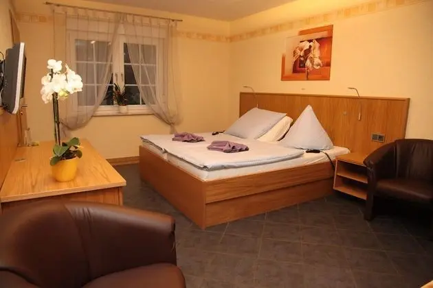 Luxury Tek Büyük Yataklı Oda