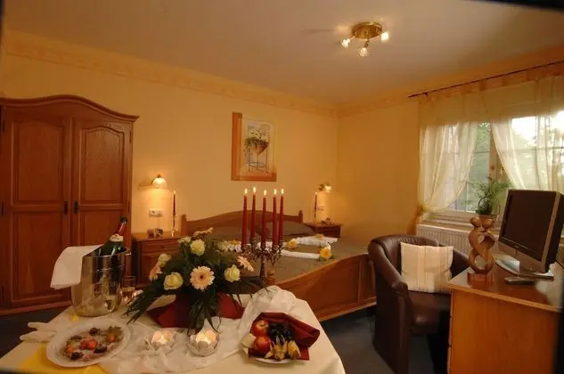 Luxury Tek Büyük Yataklı Oda