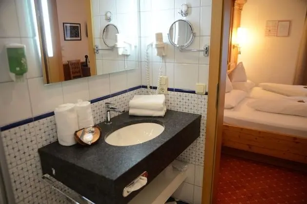 Basic Tek Büyük Yataklı Oda