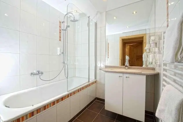 Business Tek Büyük Yataklı Oda