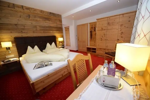 Classic Tek Büyük Yataklı Oda