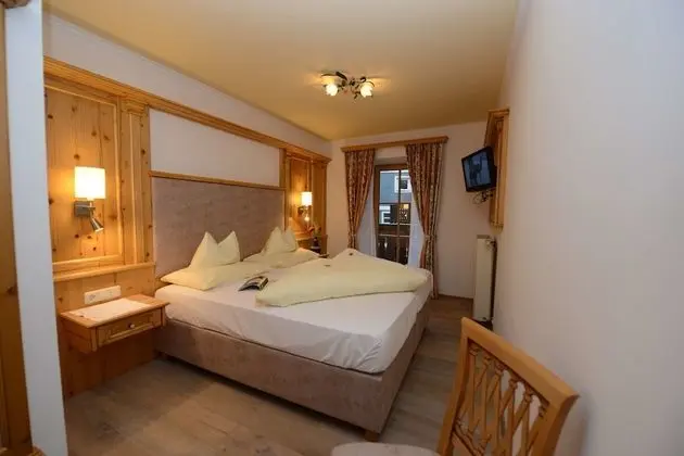 Classic Tek Büyük Yataklı Oda