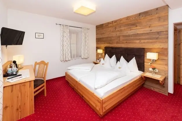 Classic Tek Büyük Yataklı Oda