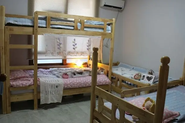 Ortak Ranzalı Oda, Sadece erkekler için (Foreigner Only)