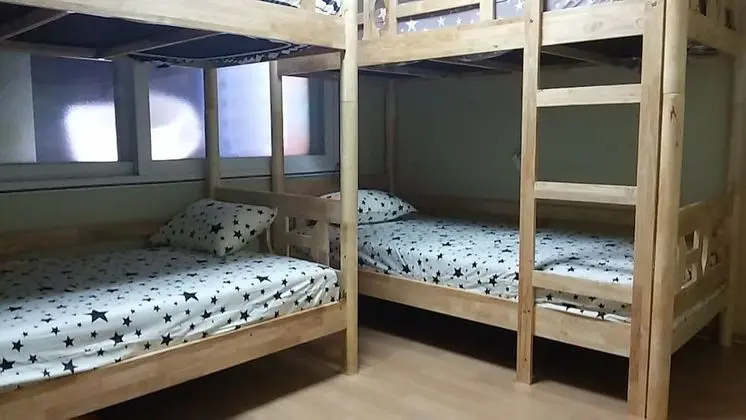 Ortak Ranzalı Oda, Sadece kadınlar için (Foreigner Only)
