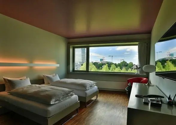 Tek Büyük Yataklı Oda (Riverside)