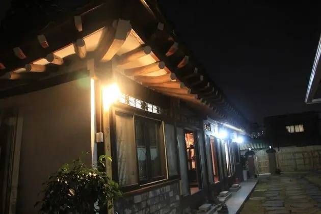 Traditional Tek Büyük Yataklı Oda (22sqm)