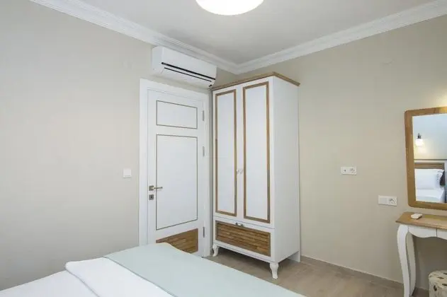 Aile Odası, Havuz Manzaralı