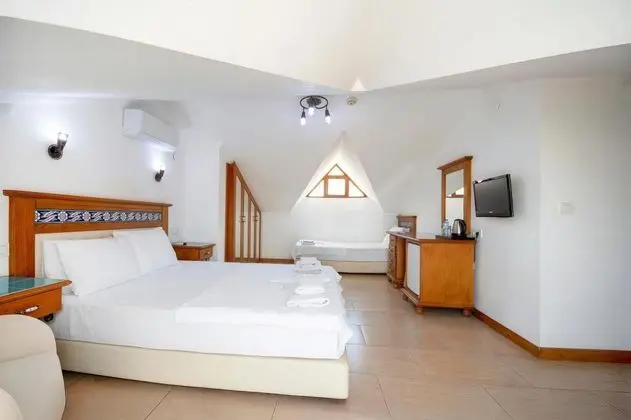 Begonvil, Sokak Manzaralı, Balkonlu