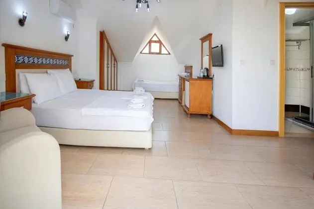 Begonvil, Sokak Manzaralı, Balkonlu