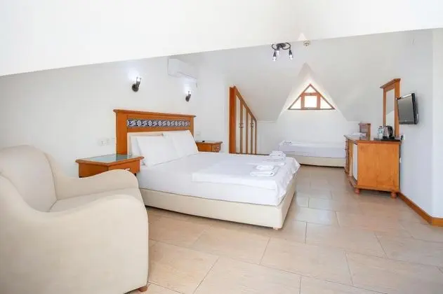 Begonvil, Sokak Manzaralı, Balkonlu