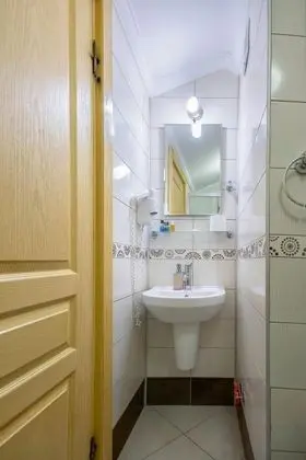 Begonvil, Sokak Manzaralı, Balkonlu