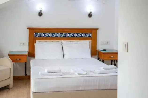 Begonvil, Sokak Manzaralı, Balkonlu