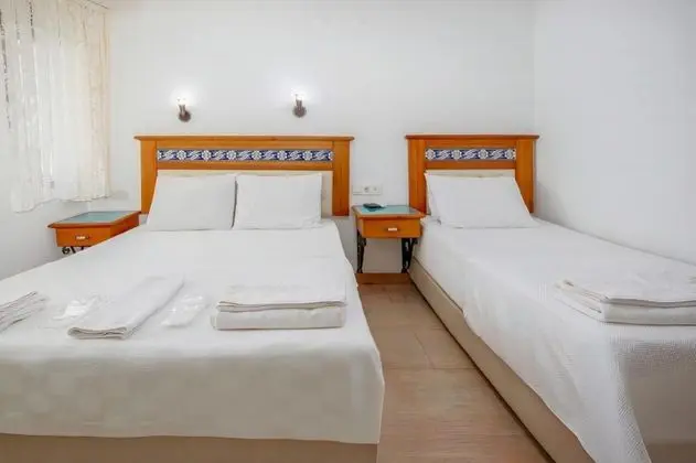 Orkide, Sokak Manzaralı, Fransız Balkonlu