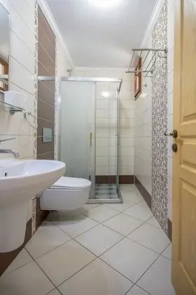 Orkide, Sokak Manzaralı, Fransız Balkonlu