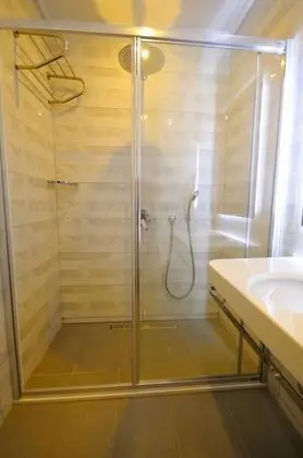 Standart Oda, Kara Manzaralı