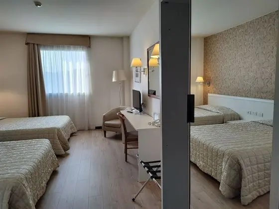 Büyük Yataklı Tek Kişilik Oda
