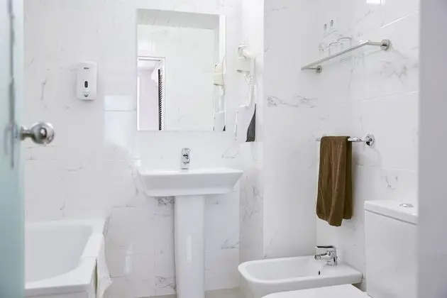 Standard Tek Büyük Yataklı Oda