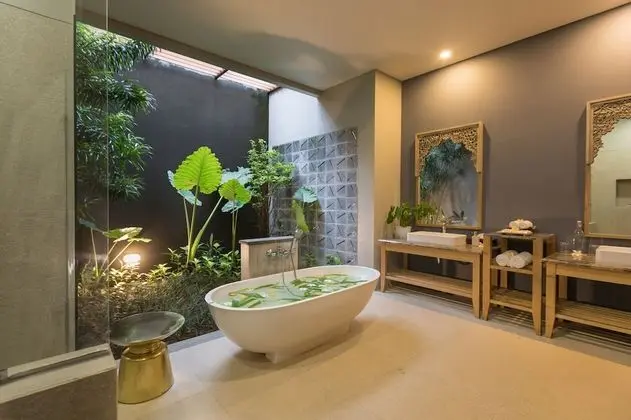 Deluxe Villa, 2 Yatak Odası, Havuz Manzaralı
