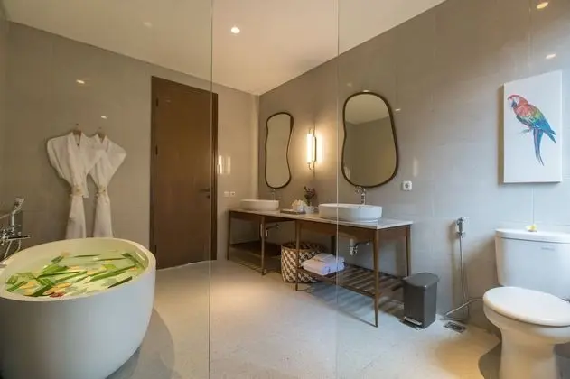 Luxury Villa, 4 Yatak Odası, Havuz Manzaralı