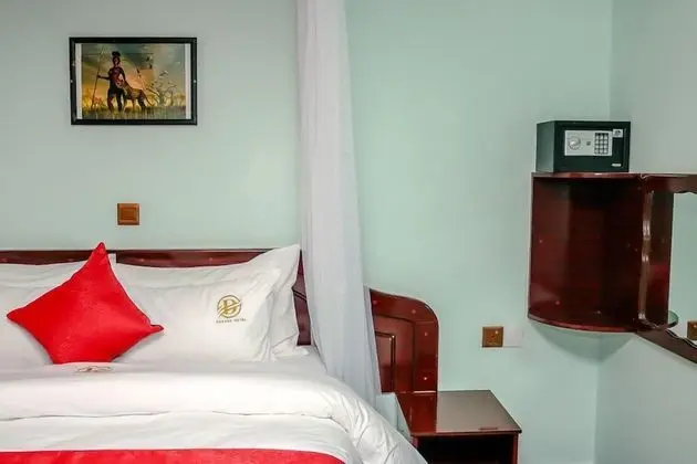 Standard Tek Büyük Yataklı Oda