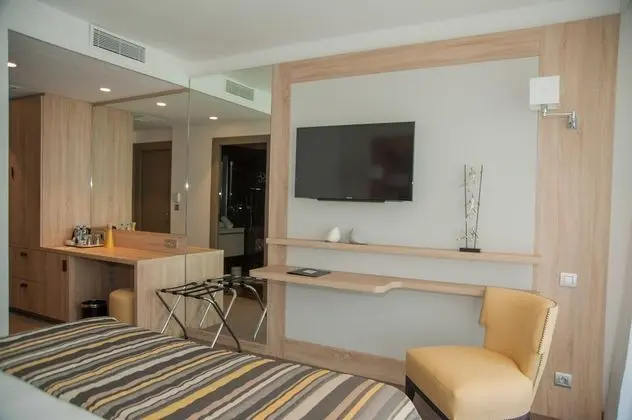 Comfort Tek Büyük veya İki Ayrı Yataklı Oda, Teras