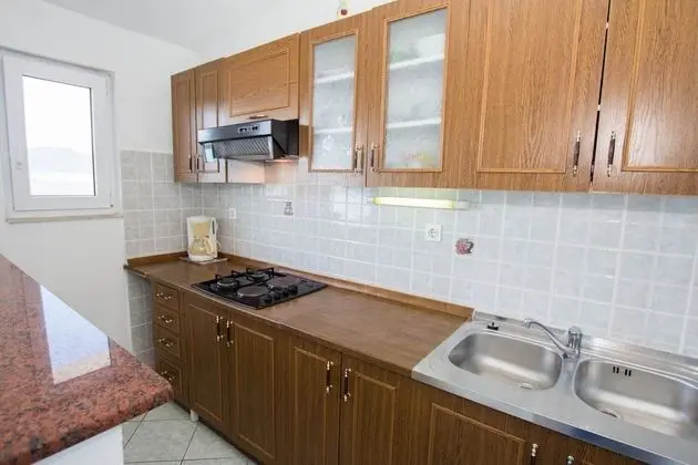 Apart Daire (David - 20m from the beach with parki)