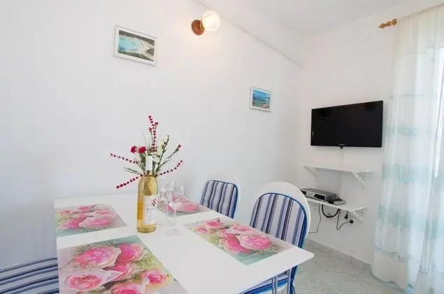 Apart Daire (David - 20m from the beach with parki)