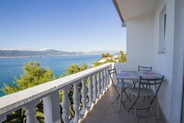 Apart Daire (David - 20m from the beach with parki)