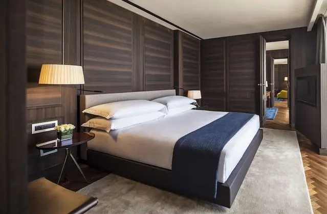 Deluxe Oda, Havuz Manzaralı (Partial Old City view)