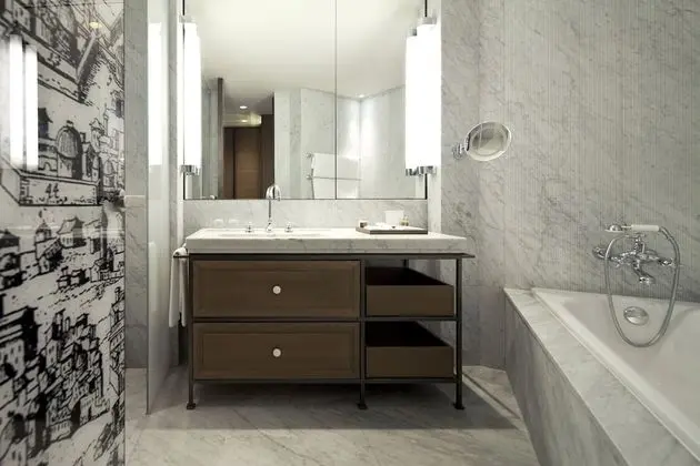 Junior Suite with Balcony and Old City View.