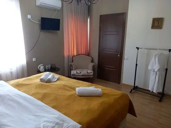 Standard Tek Büyük Yataklı Oda