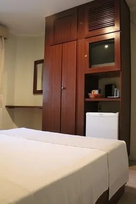 Luxury Tek Büyük Yataklı Oda