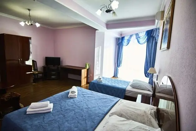 Junior Süit, Balkon