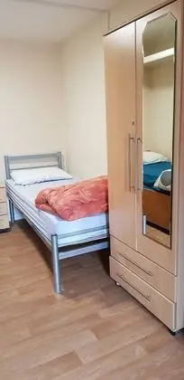 Ortak Ranzalı Oda, Sadece kadınlar için, Ortak Banyo