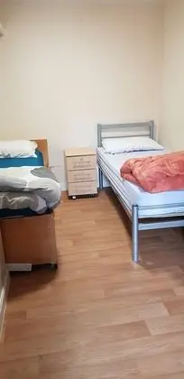Ortak Ranzalı Oda, Sadece kadınlar için, Ortak Banyo
