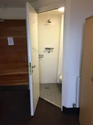 Tek Kişilik Oda, Banyolu/Duşlu