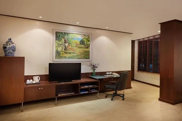 Deluxe Room (Corner Wing)