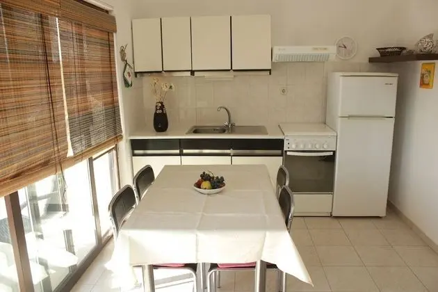 Apart Daire (Davor - 20m from sea - A1(2+2))