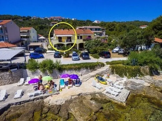 Apart Daire (Davor - 20m from sea - A1(2+2))