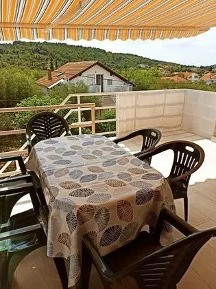Apart Daire (Davor - with parking - A8(6))