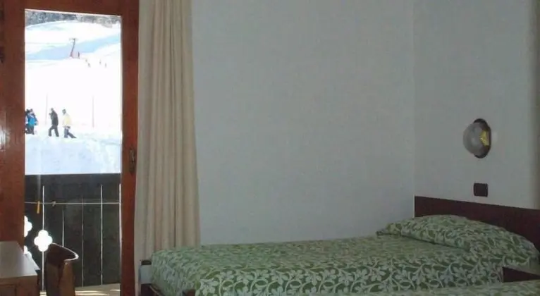 Tek Büyük Yataklı Oda, Balkon
