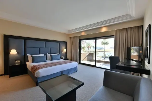 Premium Oda (River View)