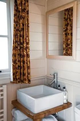 Standard Kulübe (Texel Hut)