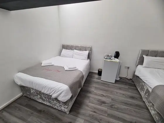 Dört Kişilik Oda, Ortak Banyo
