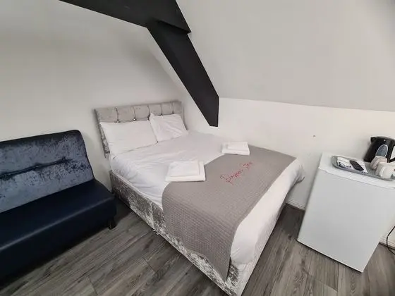 Dört Kişilik Oda, Ortak Banyo