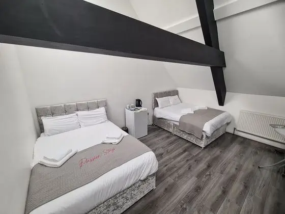 Dört Kişilik Oda, Ortak Banyo